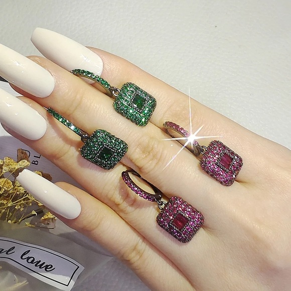 Emerald Green Iced Diamond Hoop Square Boho Fashion Square Hinges Earrings Pin - Picture 2 of 10